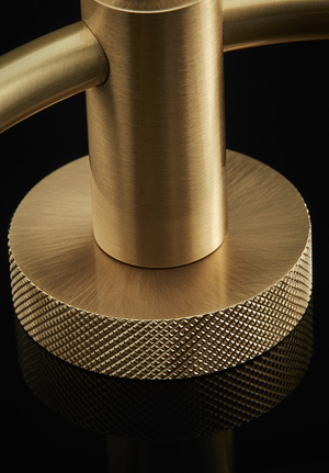 Diamond Backplate Brushed Brass (MP1)